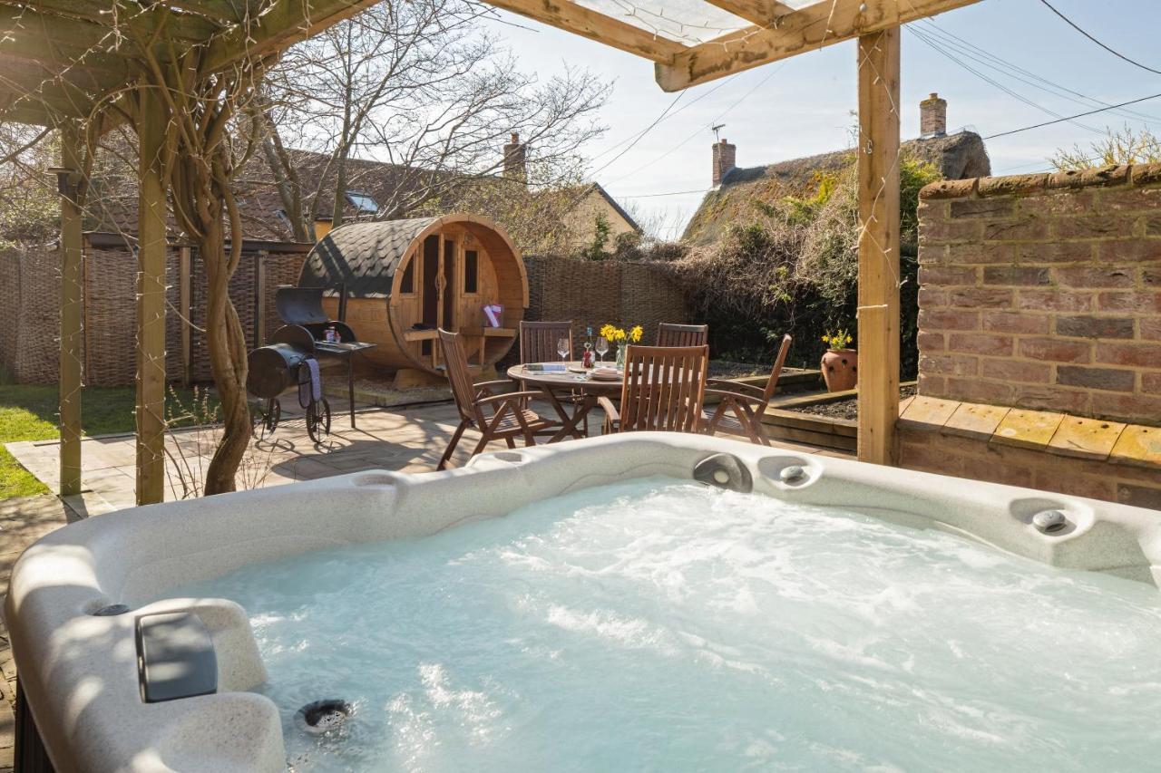 Lavender Cottage Thorndon Exterior photo